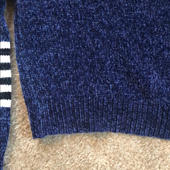 Beautiful super soft blue crop sweater - Picture 4 of 4